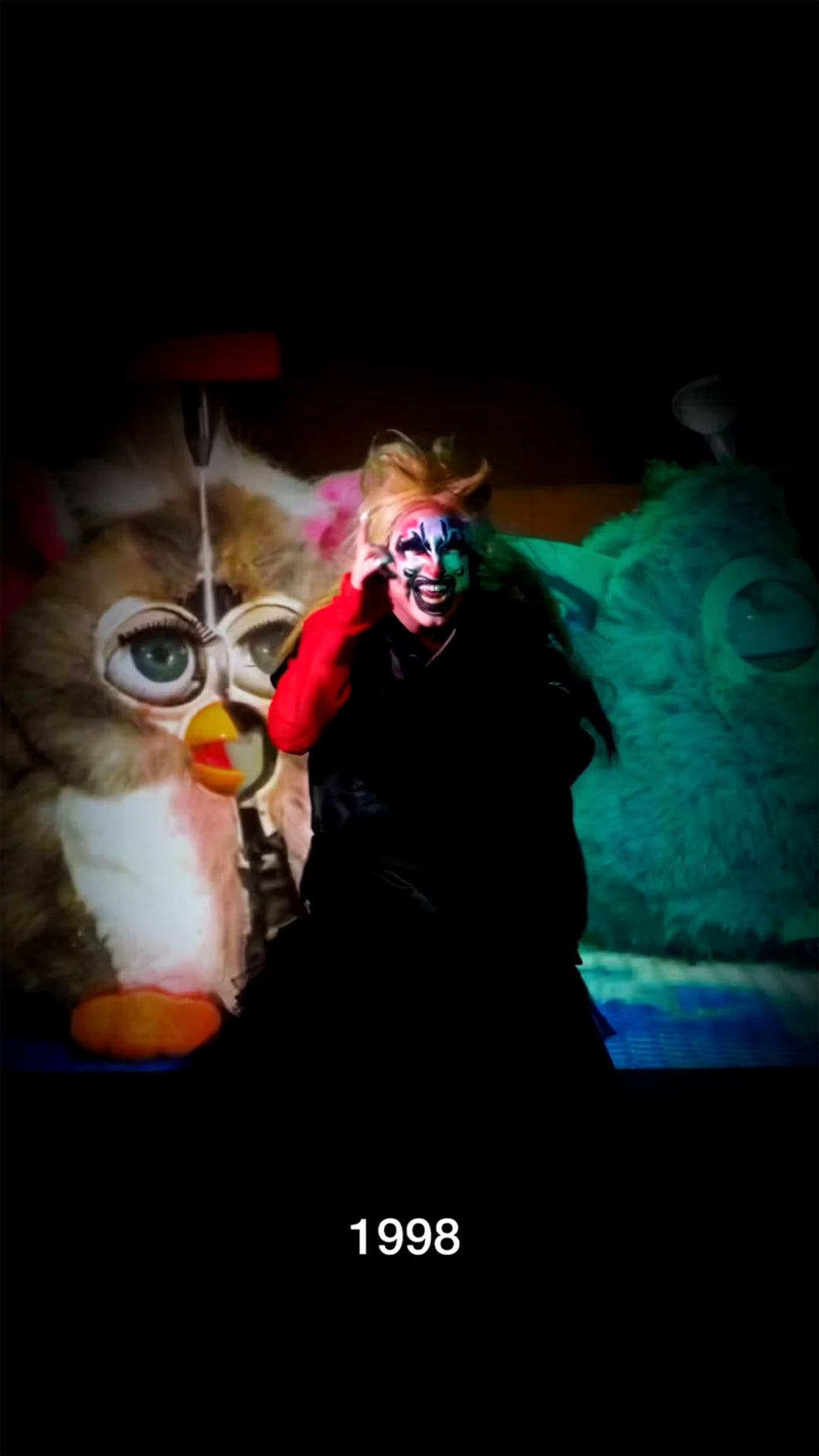 Esther, the Bipedal Entity! Performing 