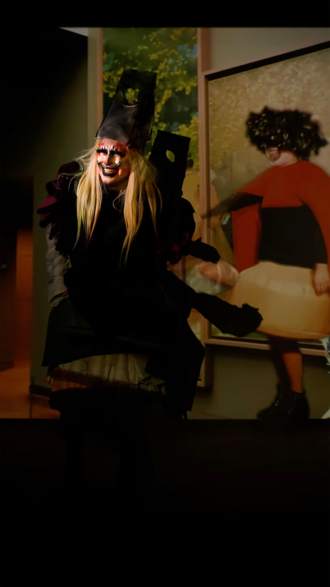 Esther, the Bipedal Entity! Performing 